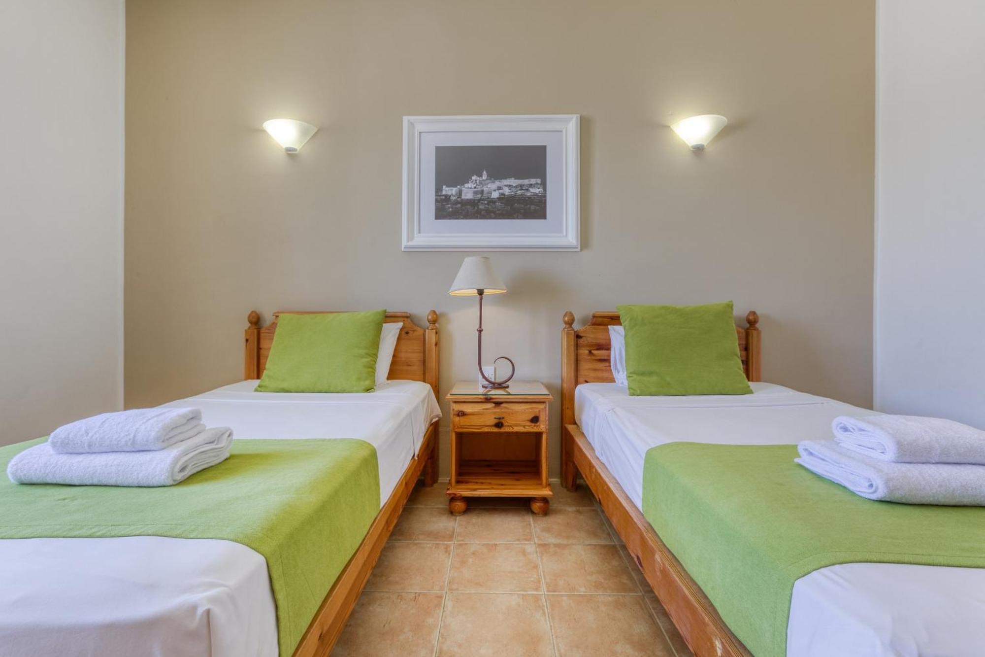 Ta Frenc Apartments Ghasri  Luaran gambar