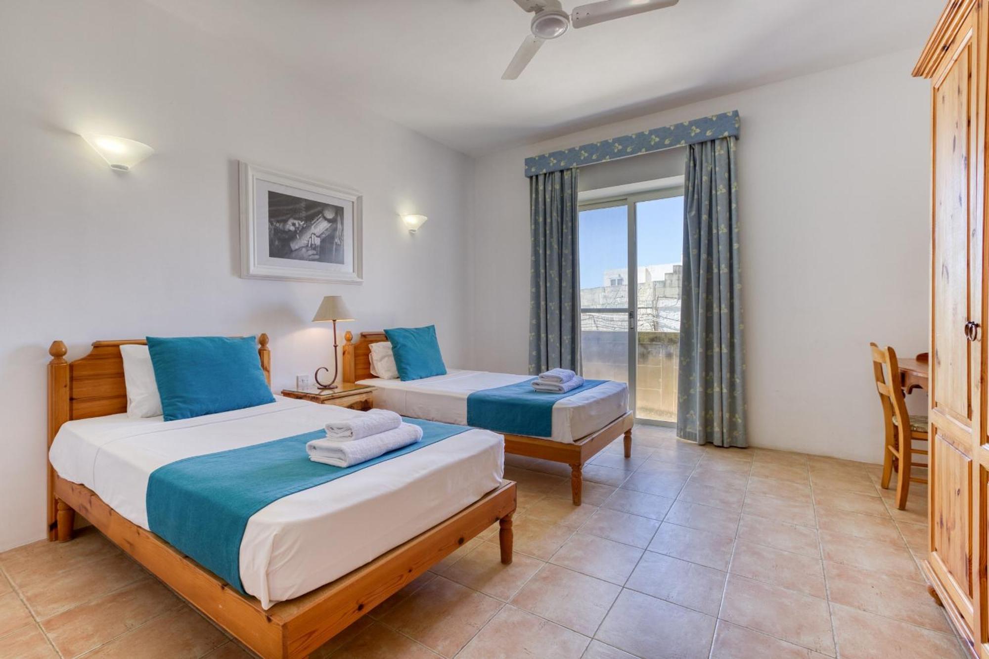 Ta Frenc Apartments Ghasri  Luaran gambar