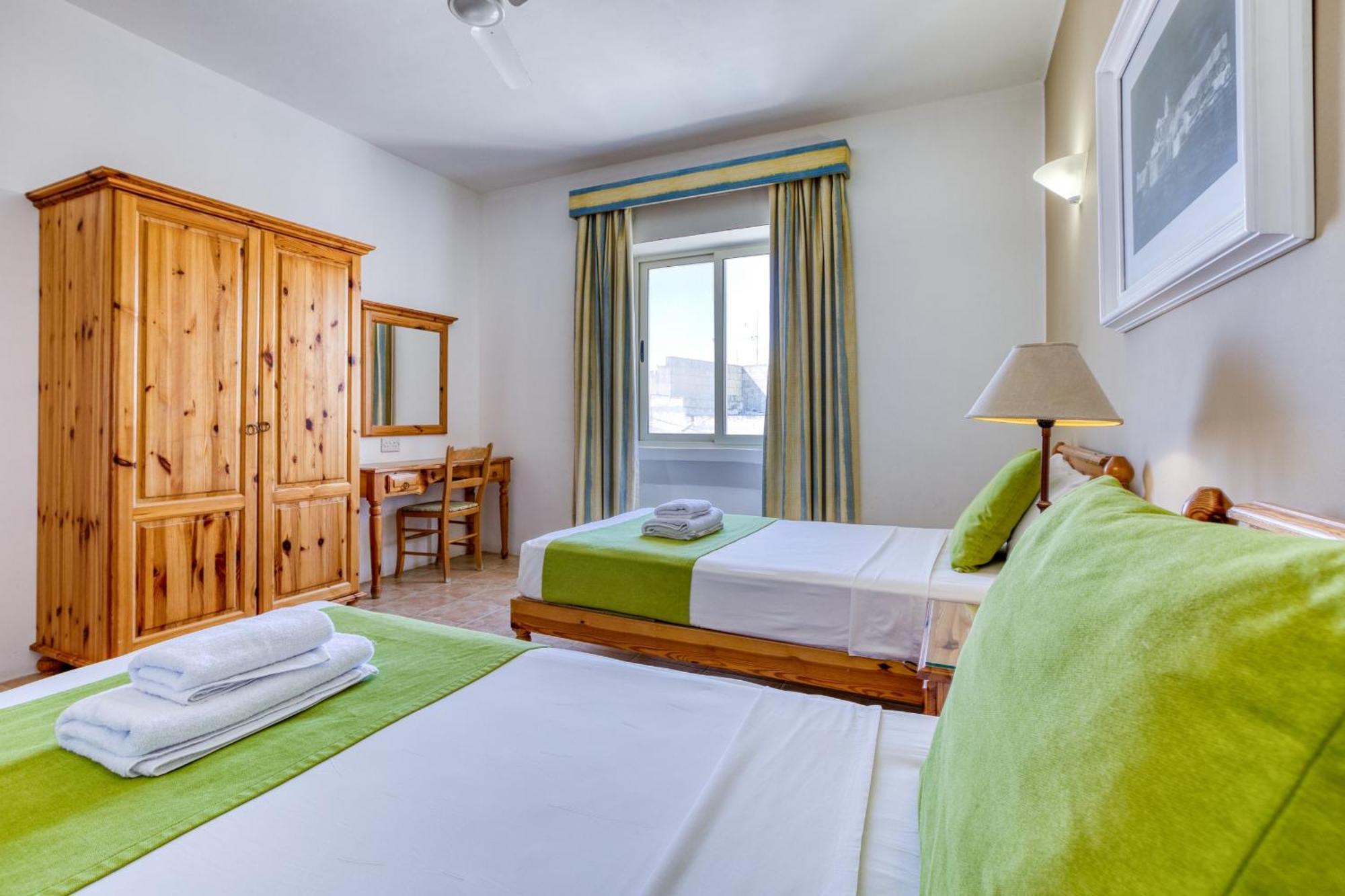 Ta Frenc Apartments Ghasri  Luaran gambar
